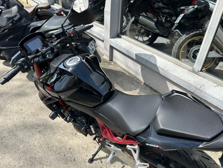 HONDA HORNET 750 - GOUSSAINVILLE