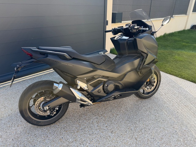 HONDA FORZA 750 - GOUSSAINVILLE